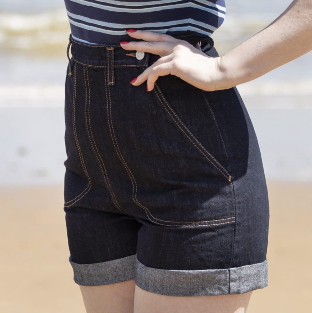 Freddie's of Pinewood - 32 - Buckleback Shorts